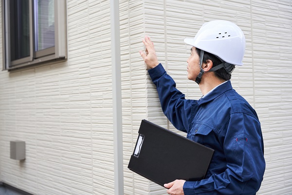 外壁塗装　クリア塗装　業者　点検